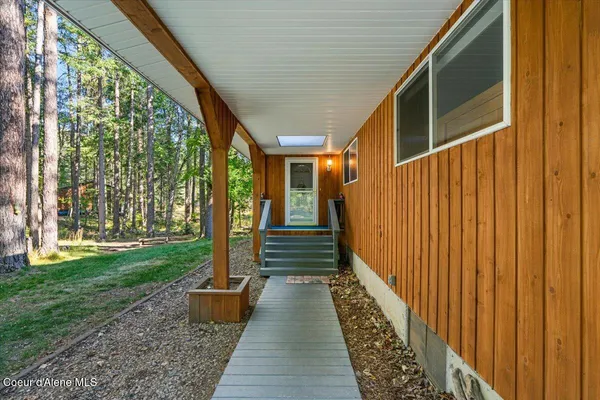 $734,900 | 182 Fern Lane, Cocolalla, ID 83813