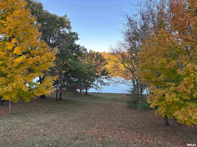 $315,000 | 128 Lakecrest Place, Dahinda, IL 61428