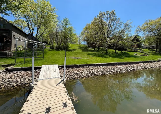 $315,000 | 128 Lakecrest Place, Dahinda, IL 61428