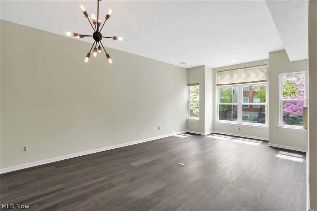 622 Literary Road Cleveland, OH 44113 - Photo 4 of 24 Bright open and large great room has tons of windows