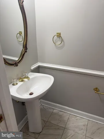 $3,200 | 4029 Dogberry Lane, Fairfax, VA 22033