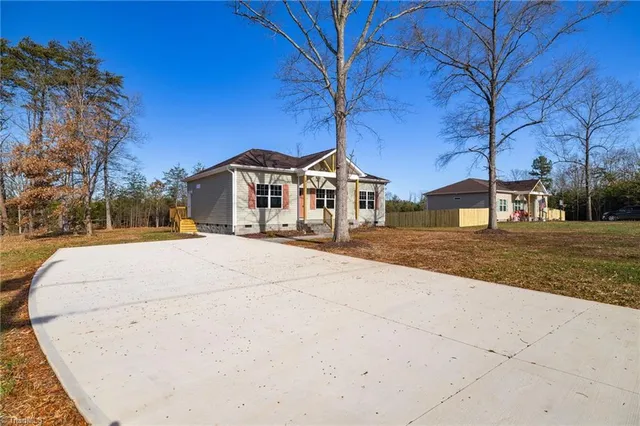 $274,500 | 1923 South Avenue, Eden, NC 27288