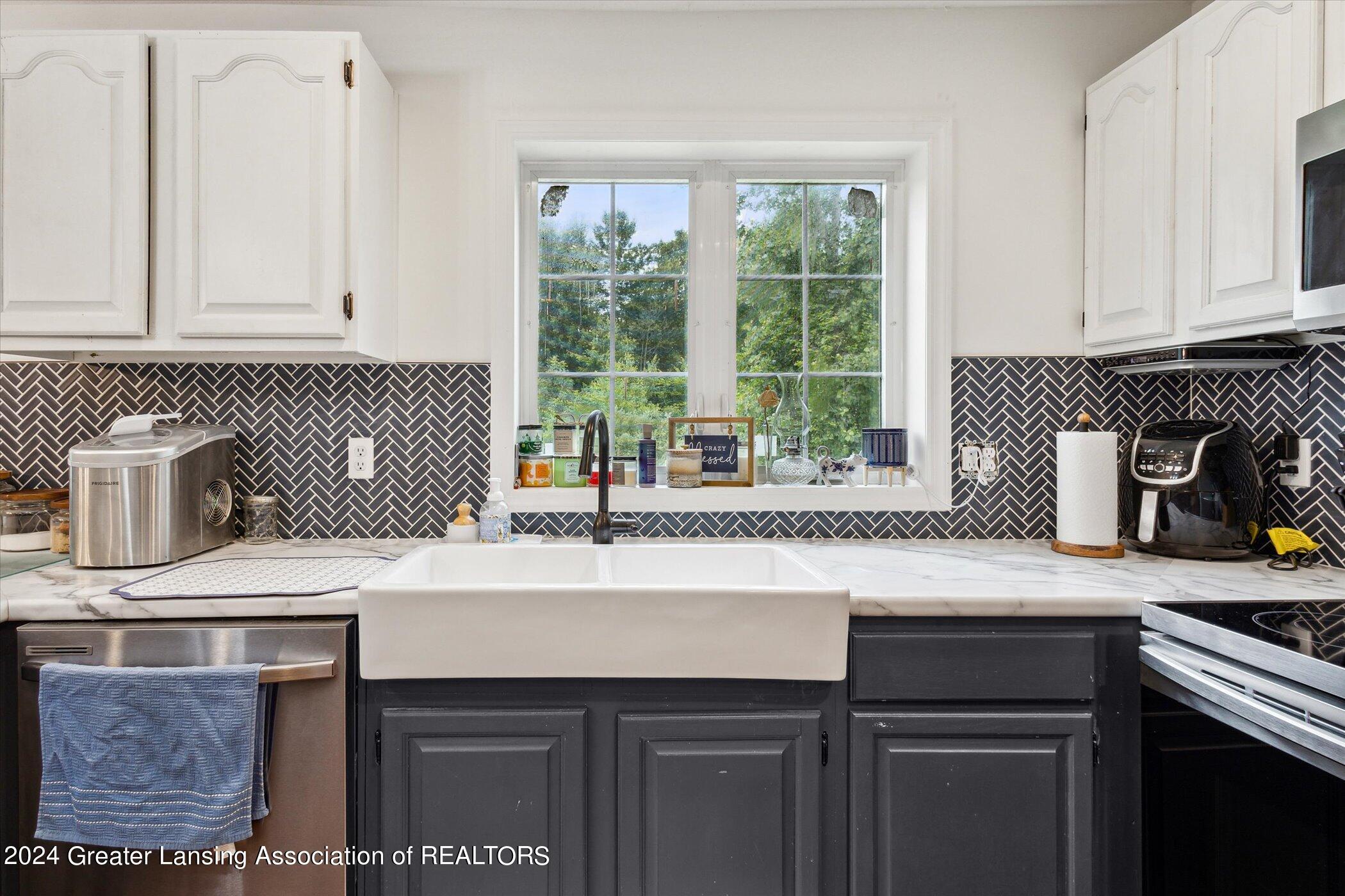 14656 South Lowell Road Lansing, MI 48906 - Photo 13 of 25 16-14656-S-Lowell-Rd-Lansing-MI-48906-Wi