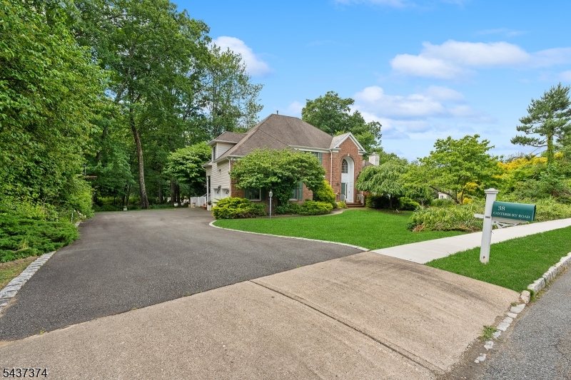38 Canterbury Road Denville, NJ 07834 - Photo 2 of 36