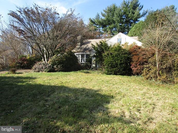 56 Cameron Road Huntingdon Valley, PA 19006 - Photo 2 of 25 Gallery Image 2