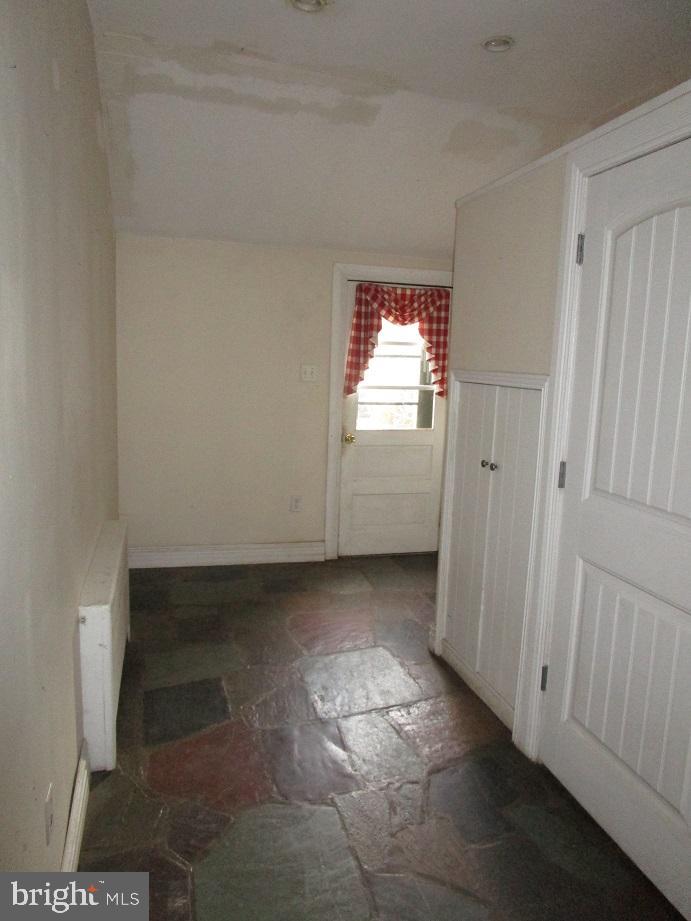 56 Cameron Road Huntingdon Valley, PA 19006 - Photo 12 of 25 Gallery Image 12