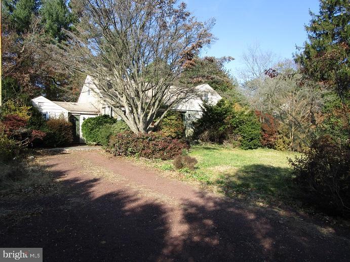 56 Cameron Road Huntingdon Valley, PA 19006 - Photo 3 of 25 Gallery Image 3