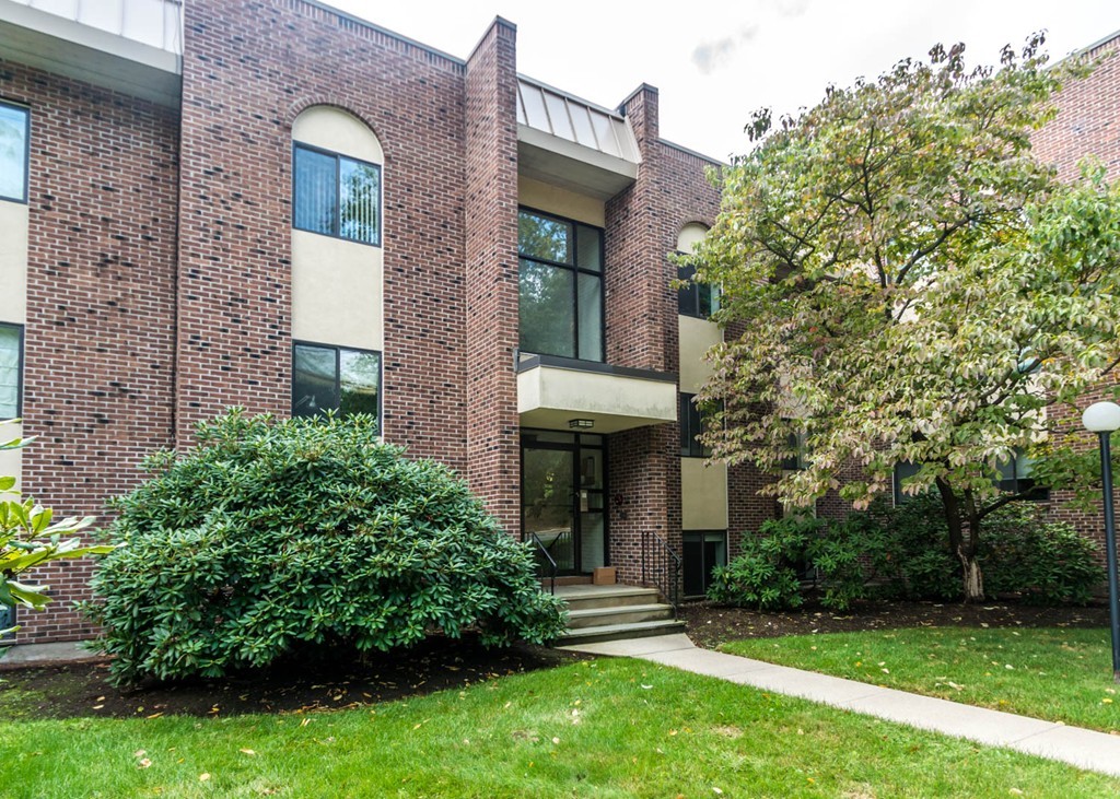 47 Angleside Road, Unit 2 Waltham, MA 02453 - Photo 1 of 18 Gallery Image 1