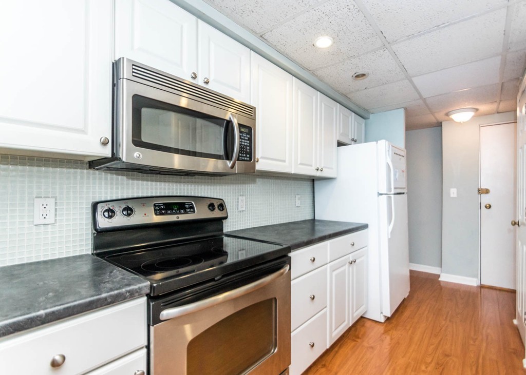 47 Angleside Road, Unit 2 Waltham, MA 02453 - Photo 2 of 18 Gallery Image 2