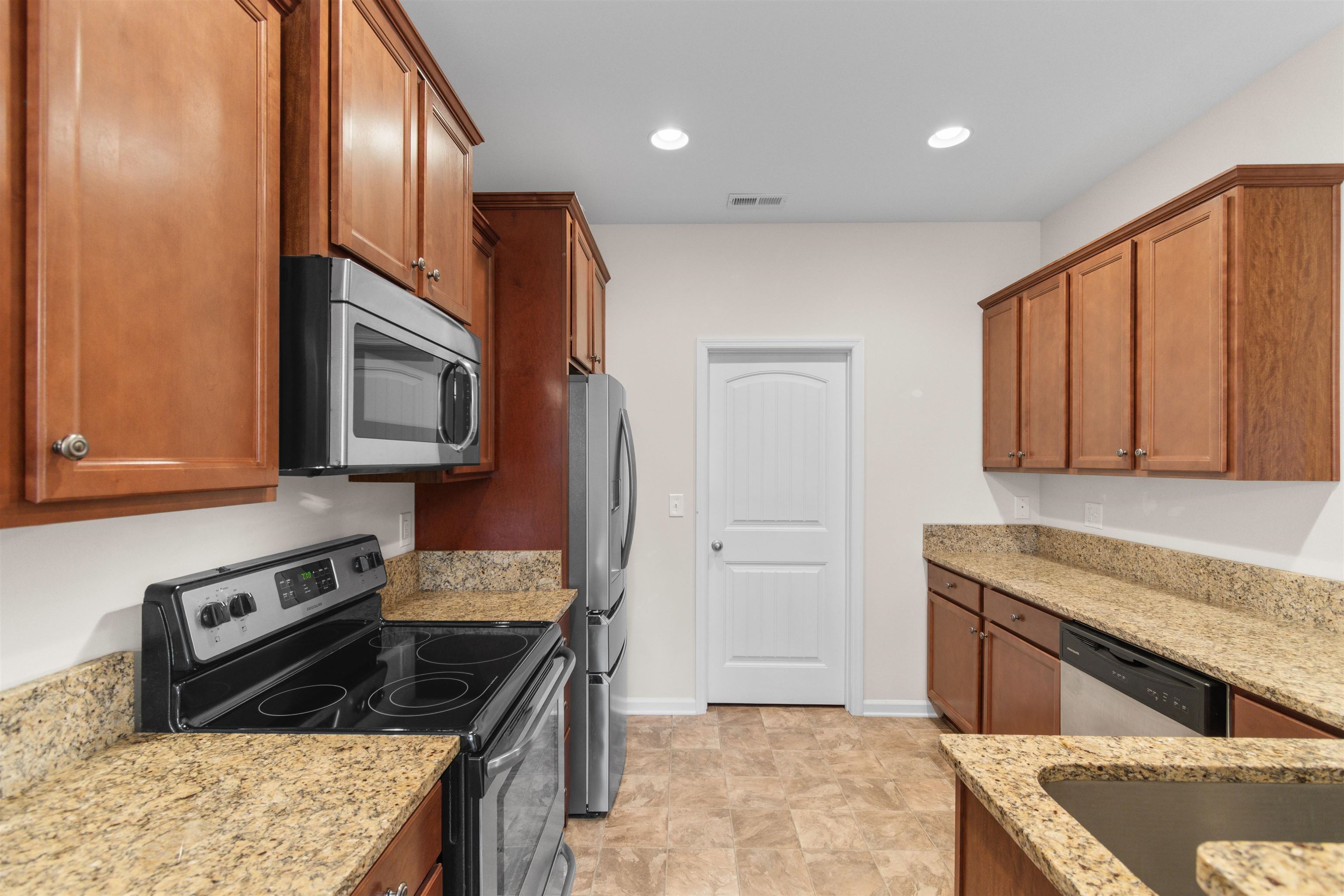 805 Payne Court Conway, SC 29526 - Photo 7 of 37