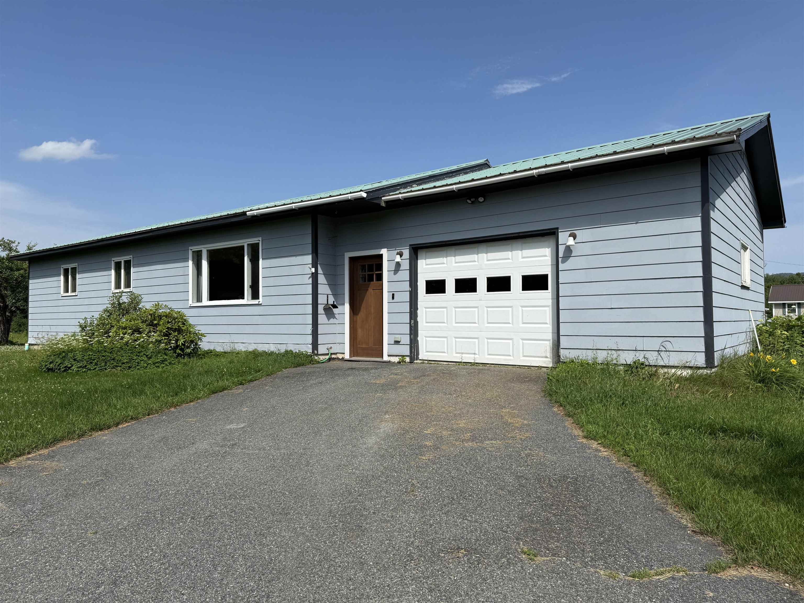 243 Goeltz Road Morristown, VT 05661 - Photo 4 of 48