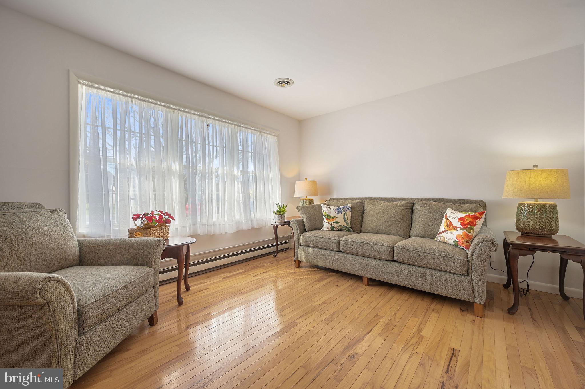 1119 Bison Road Dover, DE 19904 - Photo 7 of 26 Living room