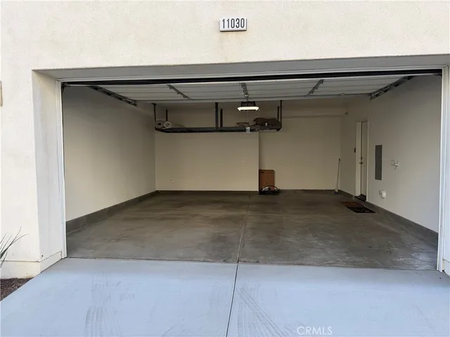 a view of a garage