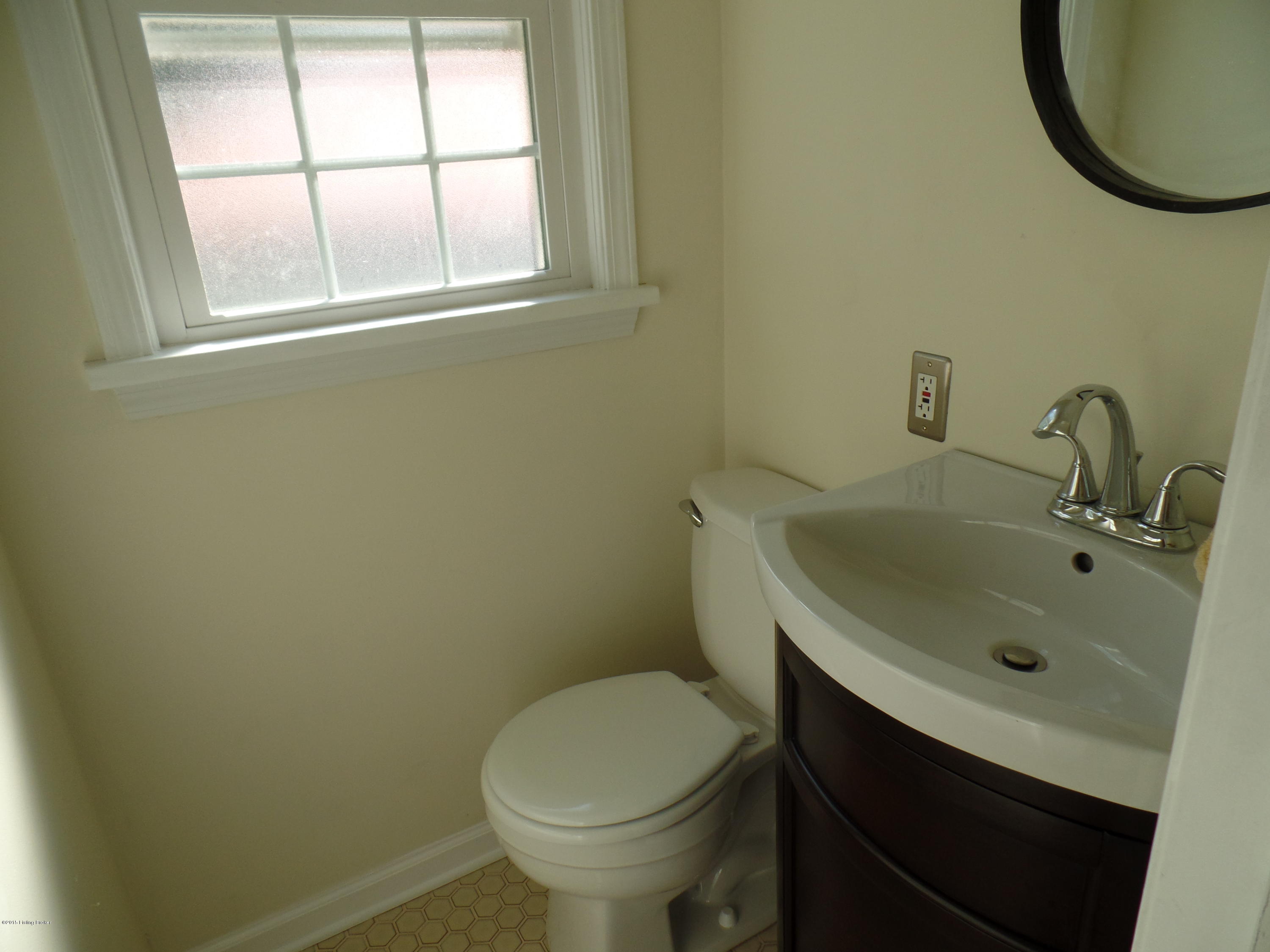 816 Perryman Road Louisville, KY 40207 - Photo 9 of 24 2015-05-01 17.43.03