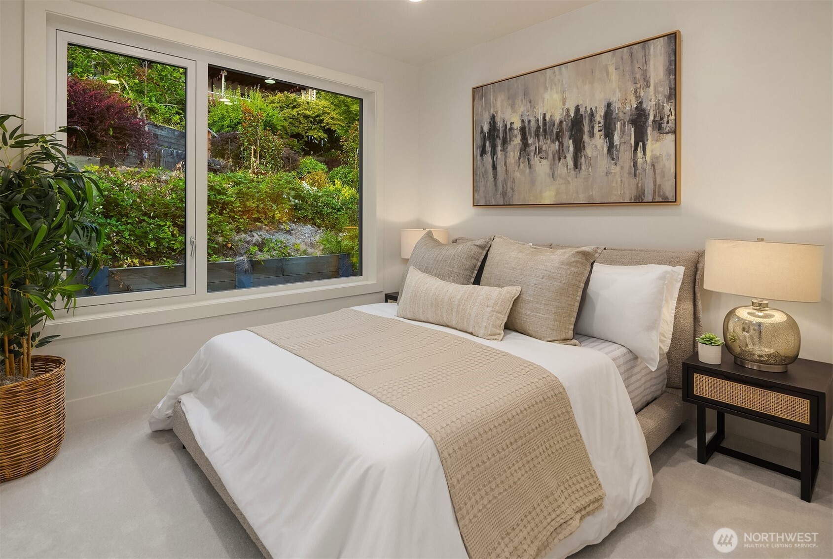 8243 West Mercer Way Mercer Island, WA 98040 - Photo 29 of 37