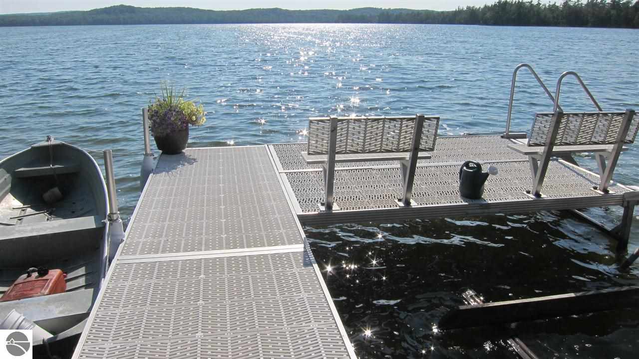 5454 West Cove Road Honor, MI 49640 - Photo 6 of 35 1775610-5.JPG