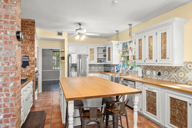 $450,000 | 15415 Kenny Drive, Tomball, TX 77377