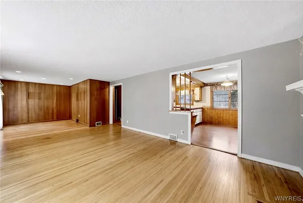 $399,900 | 4839 Crestwood Drive, Hamburg, NY 14075