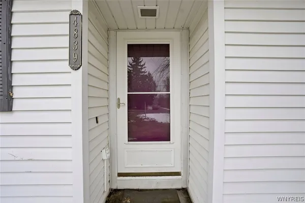 $399,900 | 4839 Crestwood Drive, Hamburg, NY 14075