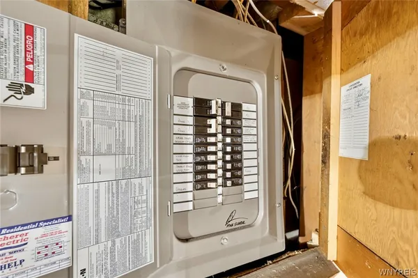 $399,900 | 4839 Crestwood Drive, Hamburg, NY 14075