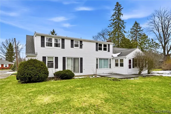 $399,900 | 4839 Crestwood Drive, Hamburg, NY 14075