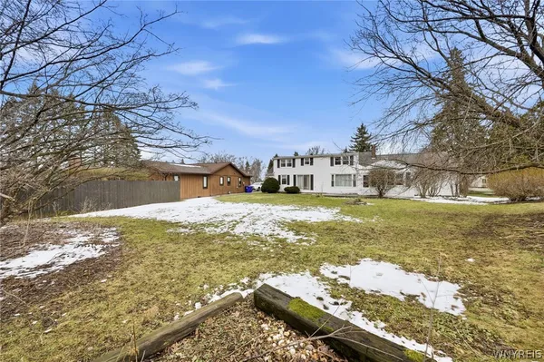 $399,900 | 4839 Crestwood Drive, Hamburg, NY 14075