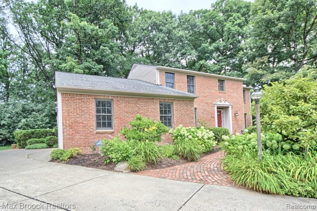 4686 Brightmore Road Bloomfield Hills, MI 48302 - Photo 2 of 42 Front_2nd_View.jpg