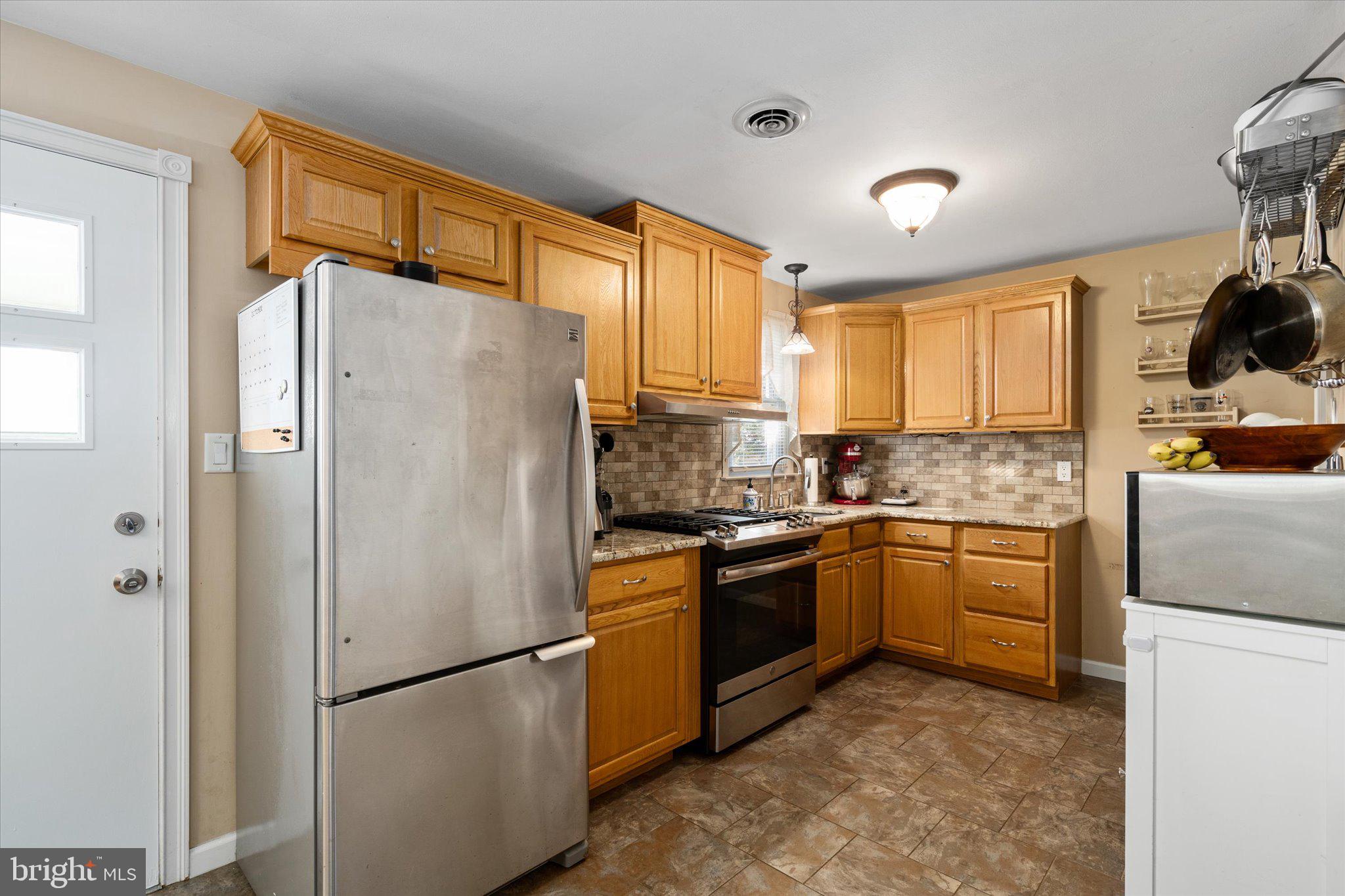 29 Bolton Road Hamilton, NJ 08610 - Photo 8 of 27