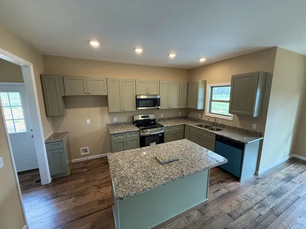 $309,900 | 176 Redbird Lane, Lafayette, TN 37083