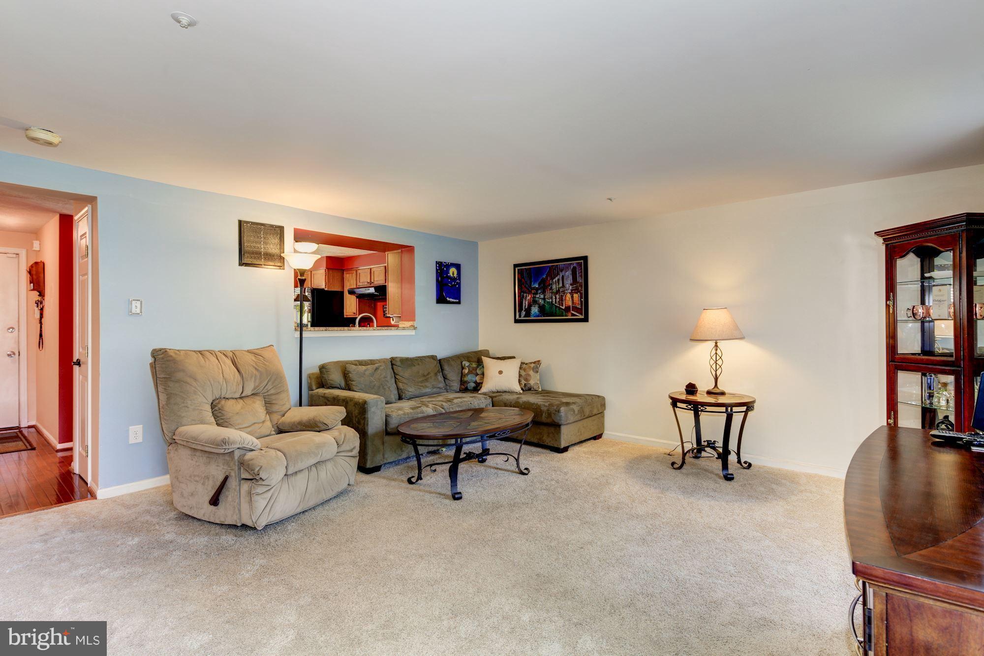 4204 Red Haven Road Baltimore, MD 21208 - Photo 14 of 30 Living Room