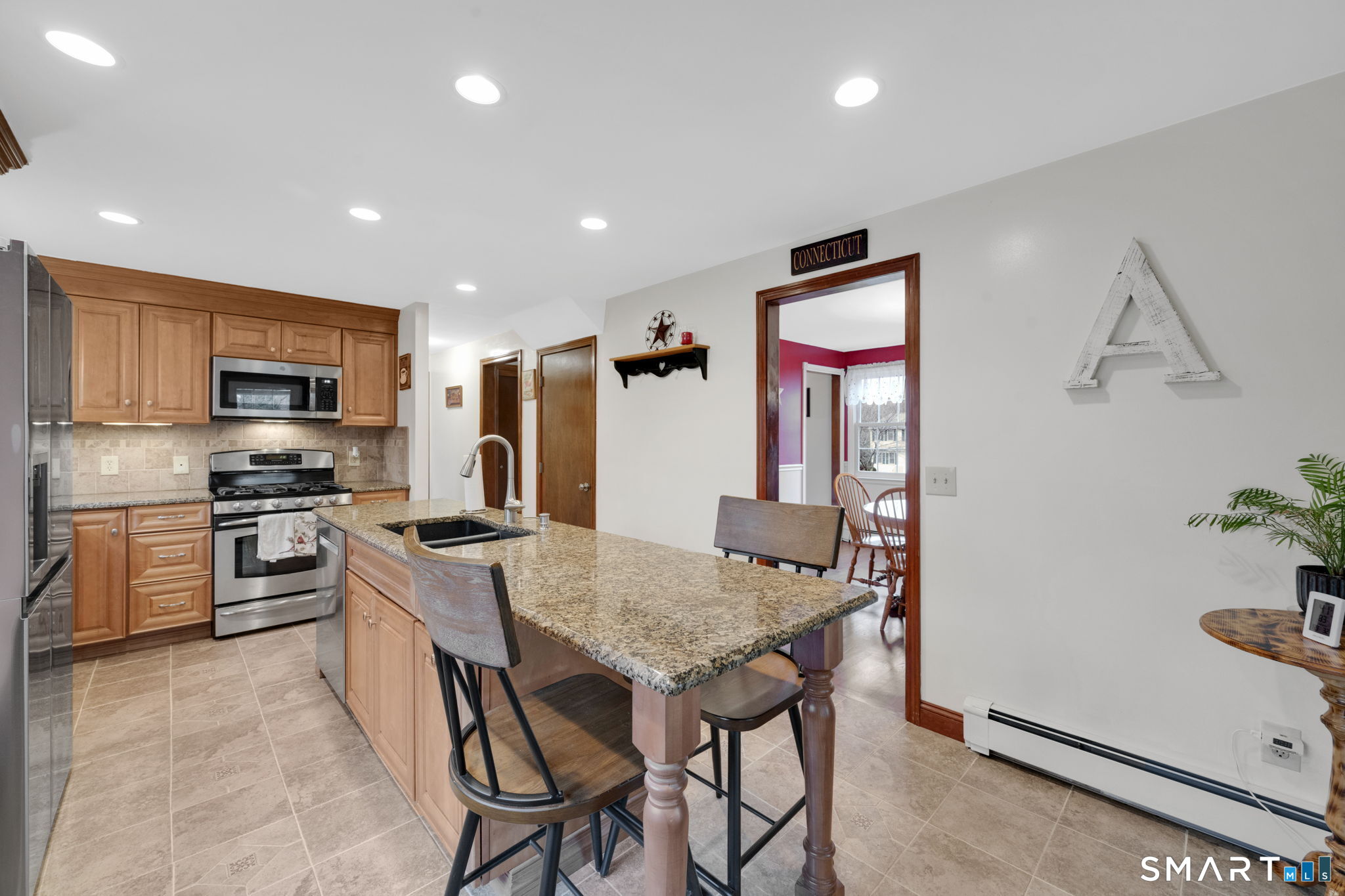 46 Riverside Drive South Windsor, CT 06074 - Photo 7 of 32