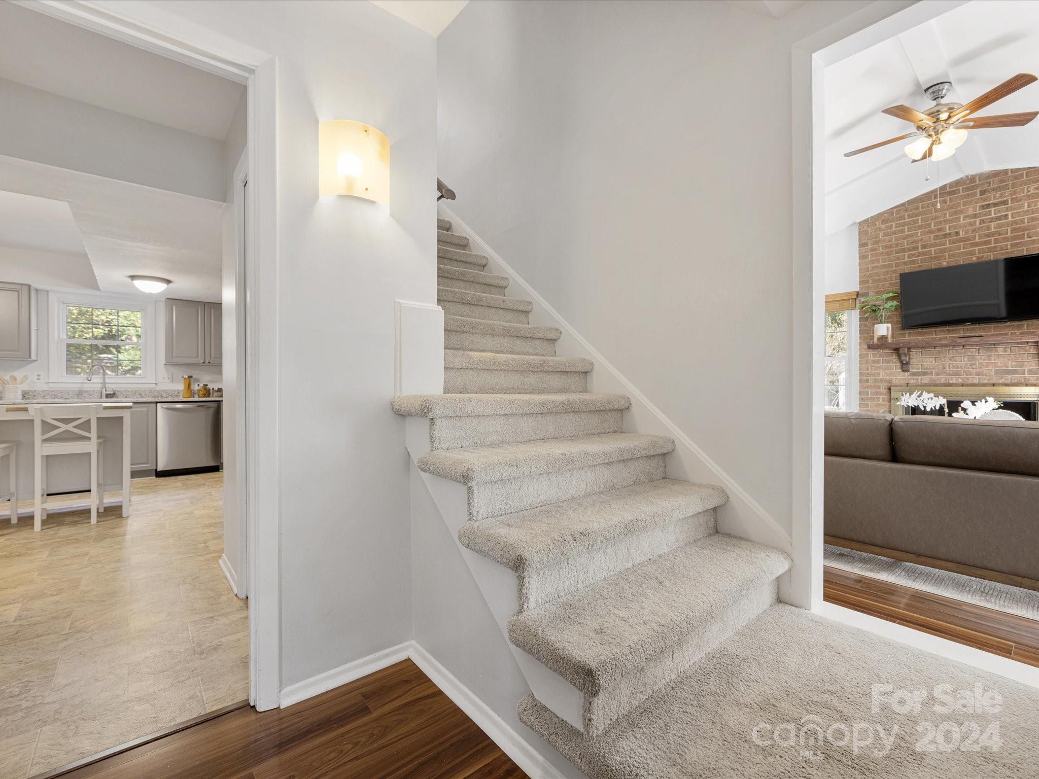6804 Thermal Road Charlotte, NC 28211 - Photo 3 of 27 Gallery Image 3