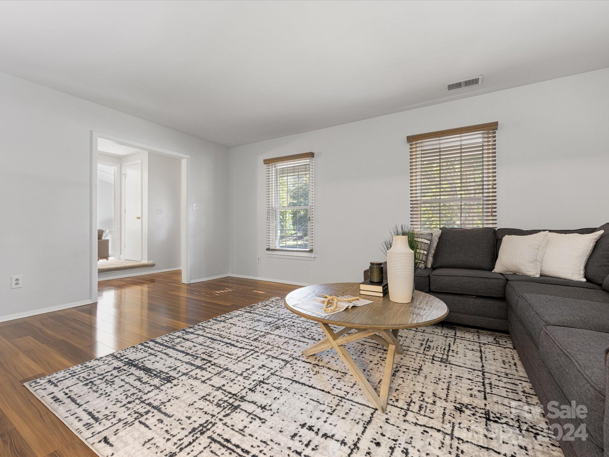 6804 Thermal Road Charlotte, NC 28211 - Photo 4 of 27 Gallery Image 4