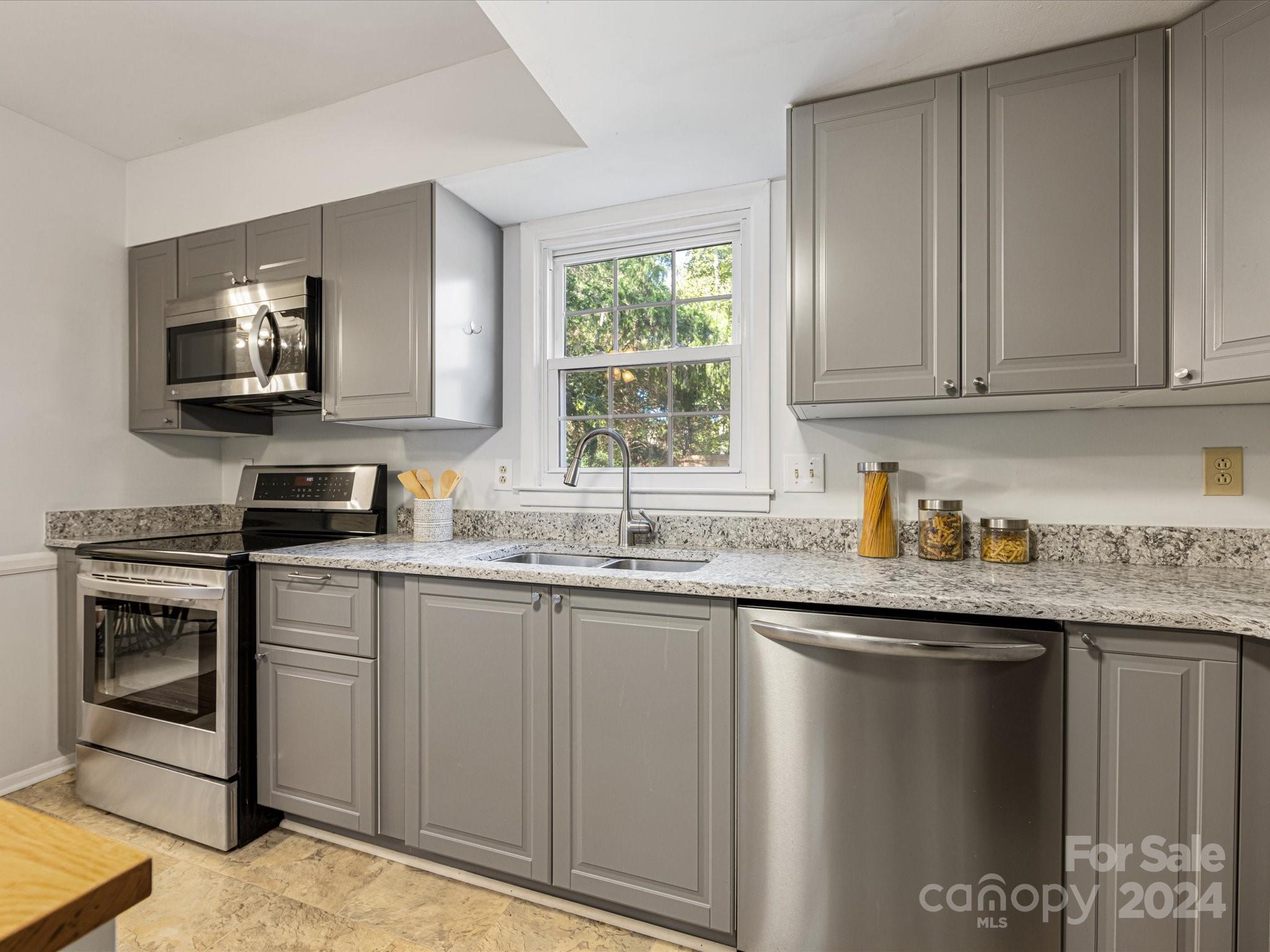 6804 Thermal Road Charlotte, NC 28211 - Photo 8 of 27 Gallery Image 8