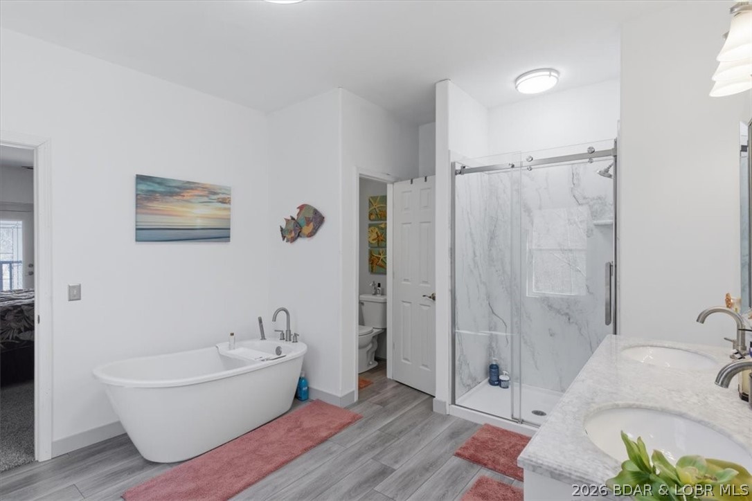 191 Ridge Haven Drive Camdenton, MO 65020 - Photo 15 of 55 Updated bathroom with a soaking tub