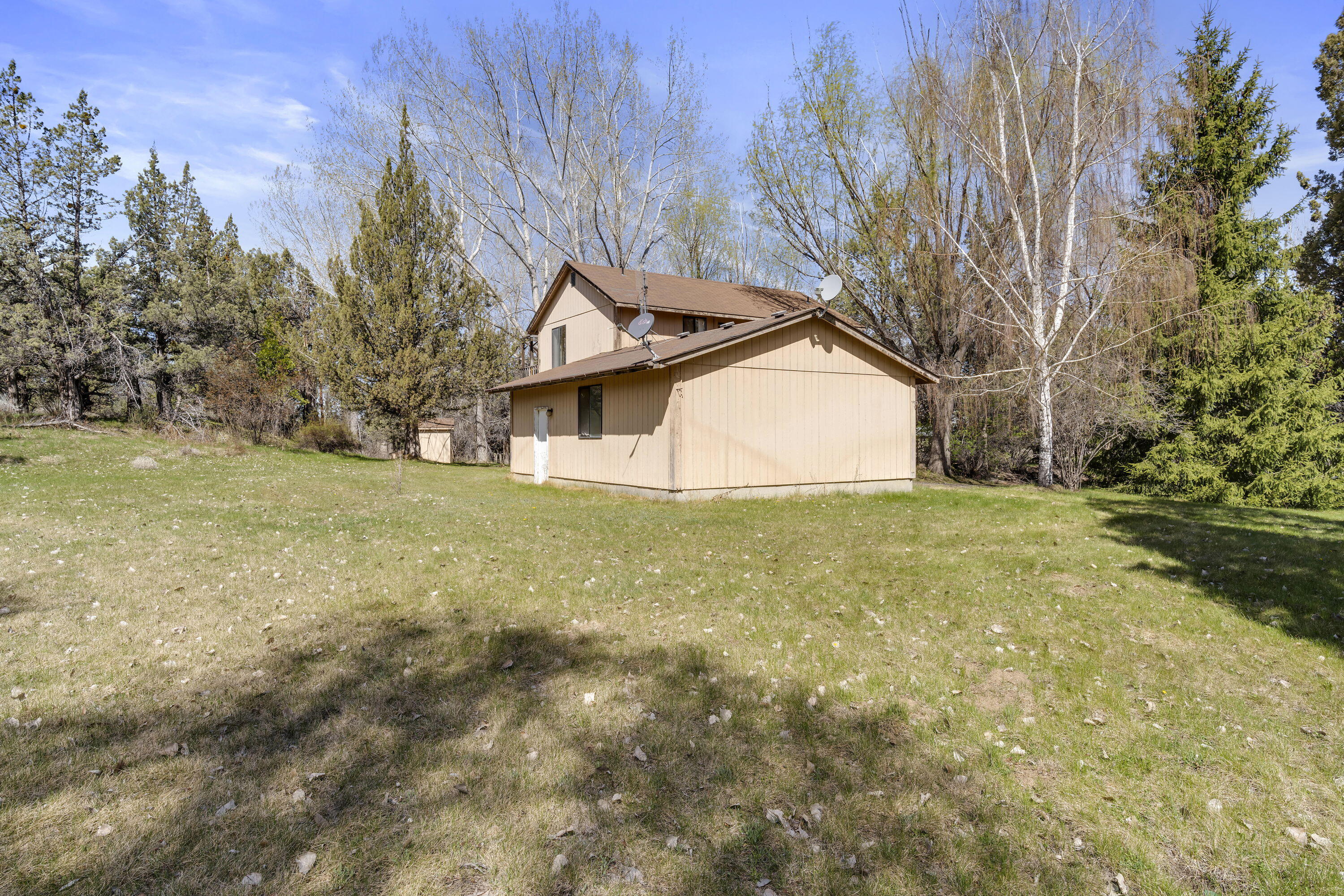 63681 Gentry Loop Bend, OR 97701 - Photo 28 of 42 28. Backyard