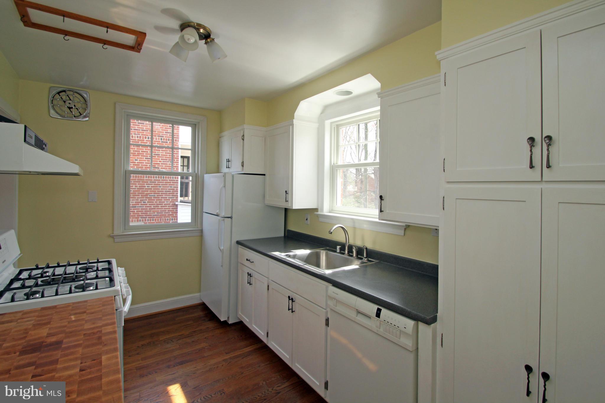 522 Ashford Road Silver Spring, MD 20910 - Photo 11 of 29 Kitchen