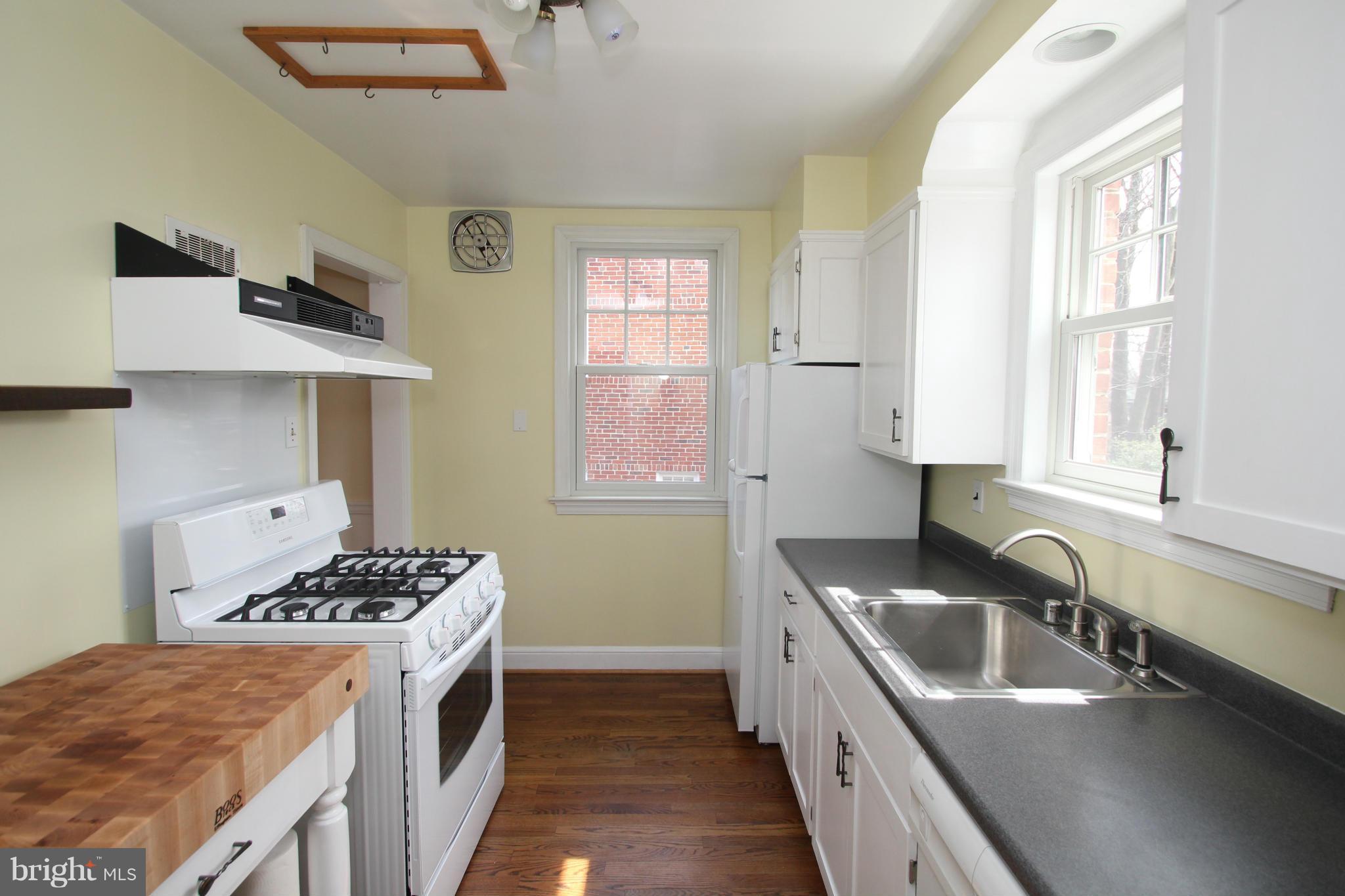 522 Ashford Road Silver Spring, MD 20910 - Photo 12 of 29 Kitchen