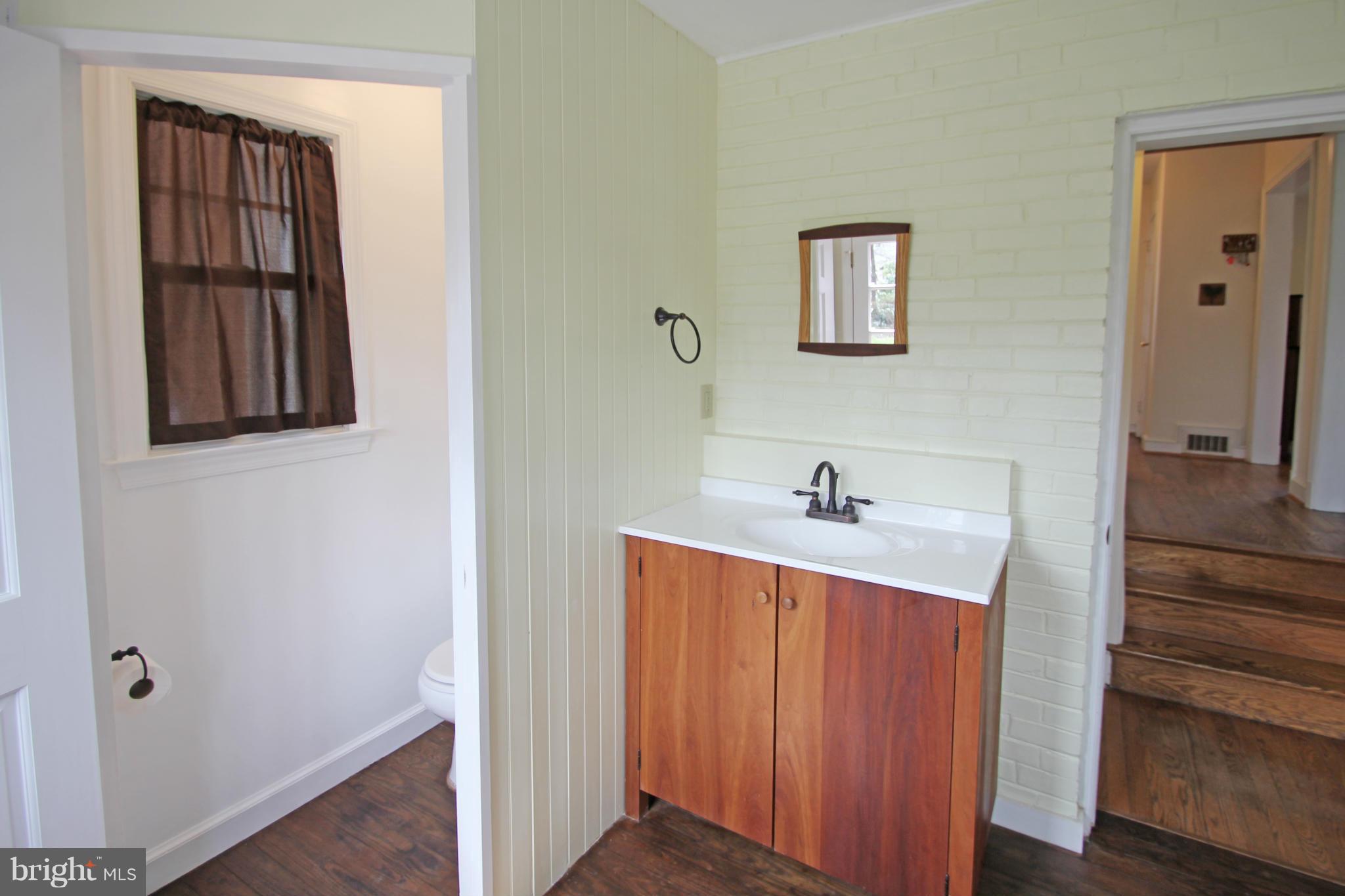 522 Ashford Road Silver Spring, MD 20910 - Photo 13 of 29 WC, Sink, Mudroom