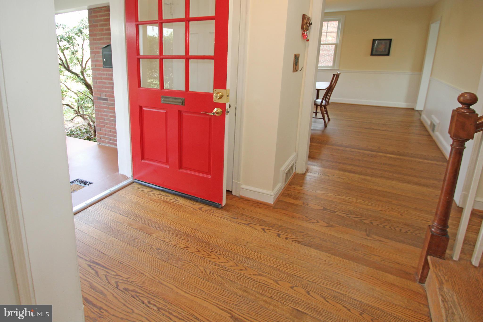 522 Ashford Road Silver Spring, MD 20910 - Photo 3 of 29 Interior (General)