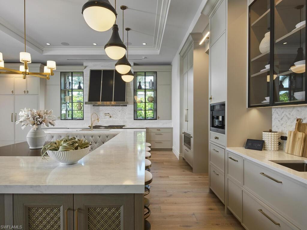 595 16th Avenue South Naples, FL 34102 - Photo 11 of 48