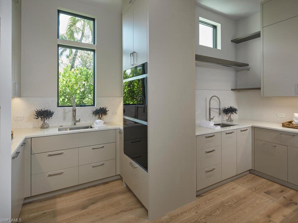 595 16th Avenue South Naples, FL 34102 - Photo 13 of 48