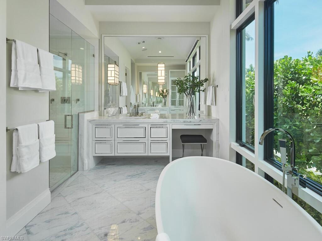 595 16th Avenue South Naples, FL 34102 - Photo 18 of 48