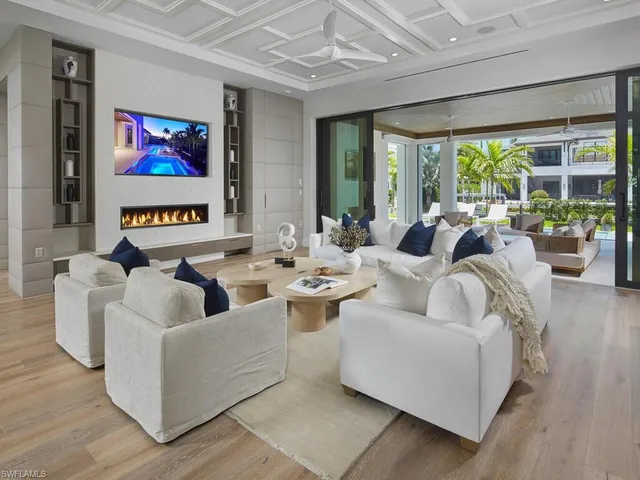 $12,499,000 | 595 16th Avenue South, Naples, FL 34102