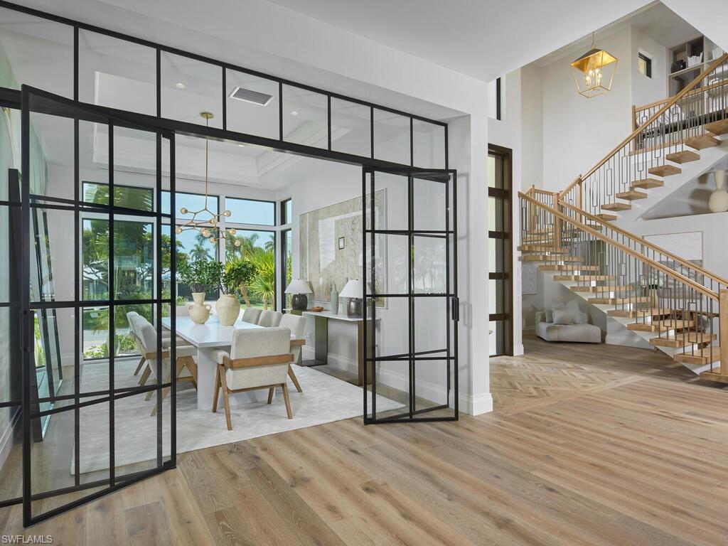 595 16th Avenue South Naples, FL 34102 - Photo 7 of 48