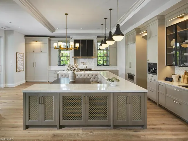 $12,499,000 | 595 16th Avenue South, Naples, FL 34102