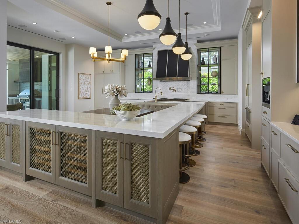 595 16th Avenue South Naples, FL 34102 - Photo 9 of 48