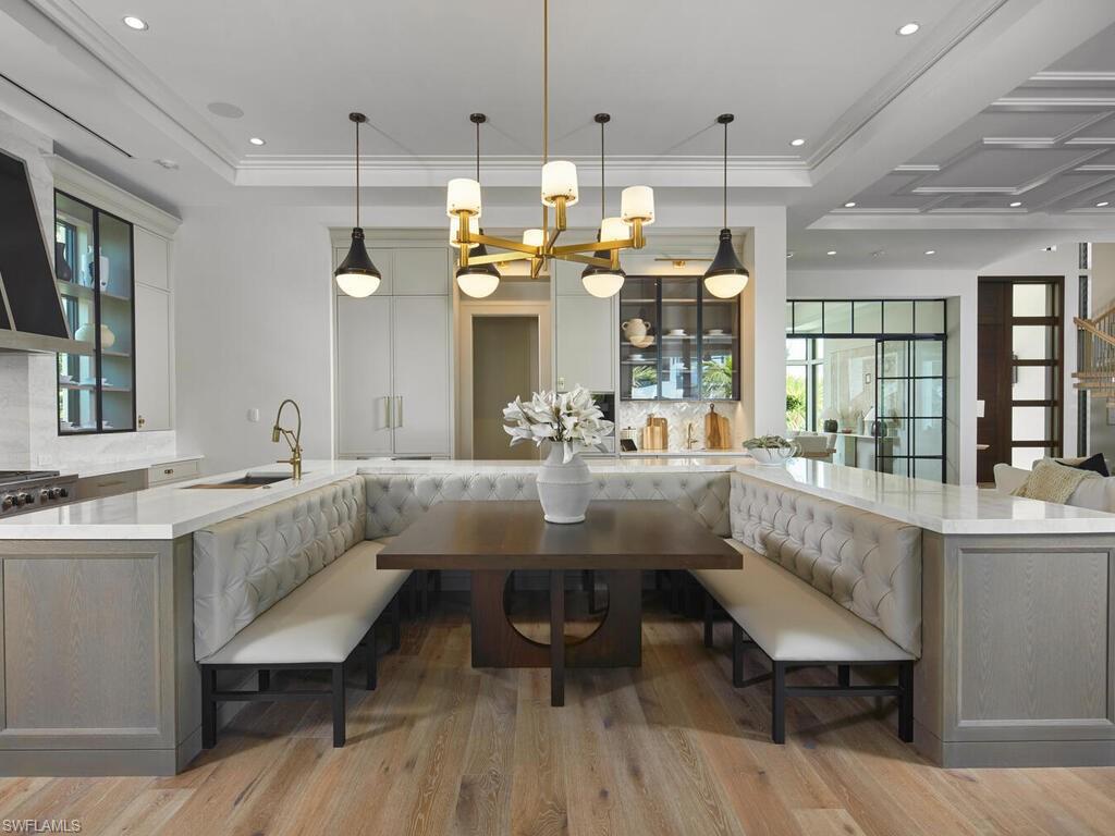 595 16th Avenue South Naples, FL 34102 - Photo 10 of 48