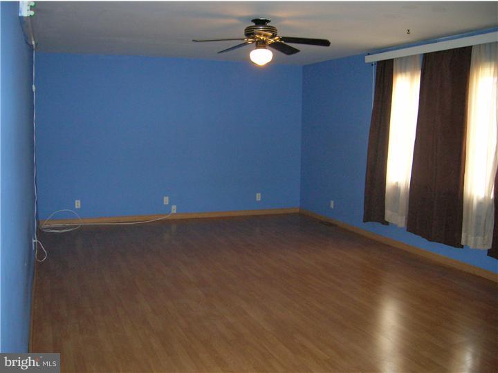 2509 Secane Road Secane, PA 19018 - Photo 5 of 25 Family Room