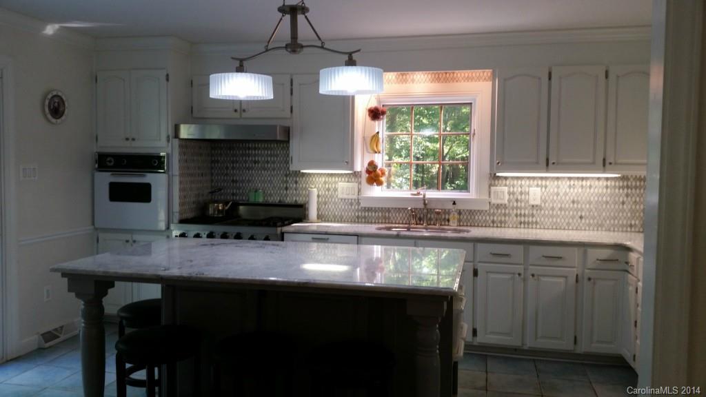 2711 Lilly Mill Road Charlotte, NC 28210 - Photo 3 of 20 Gallery Image 3